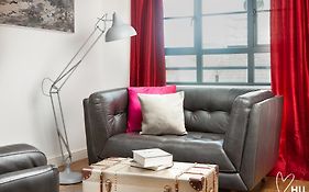 Boutique 1 Bdrm Duplex Suite On Marina 305